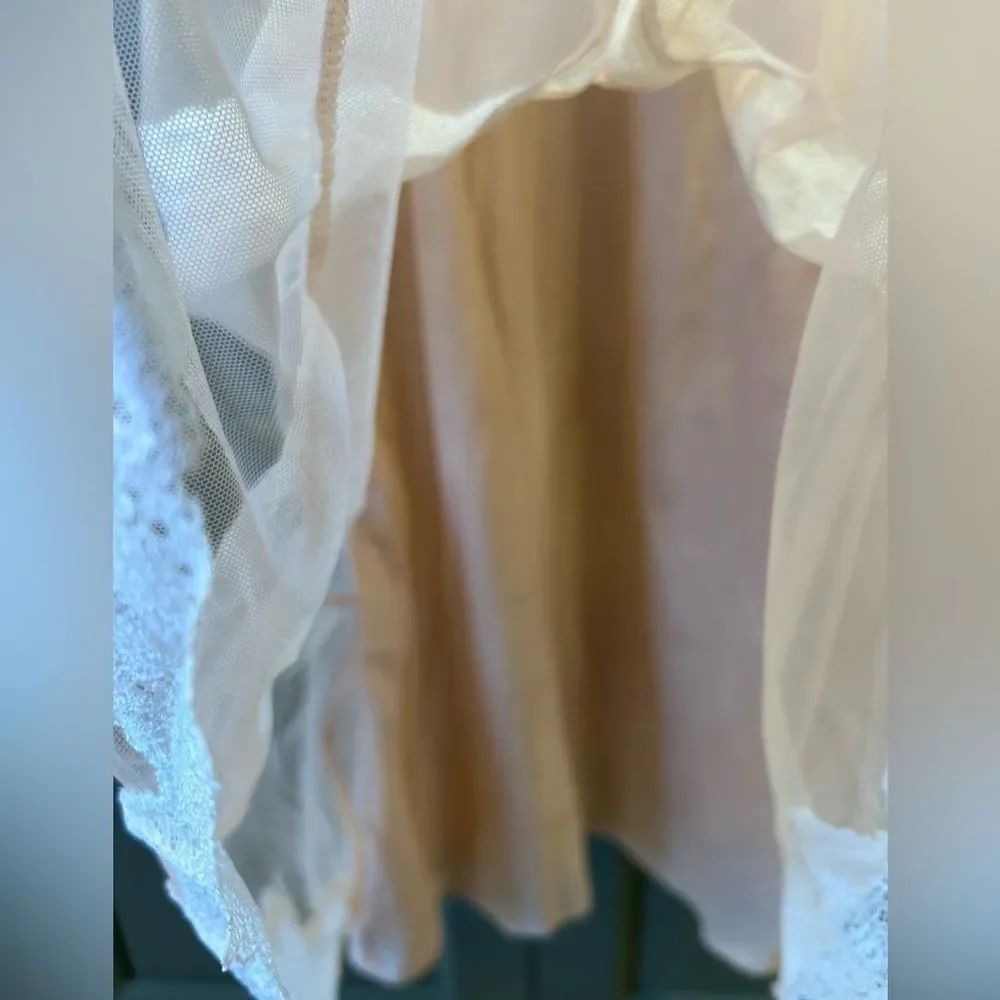 Victoria’s Secret Light Pink Lace Trim 2 Piece Nightgown - Picture 4 of 9